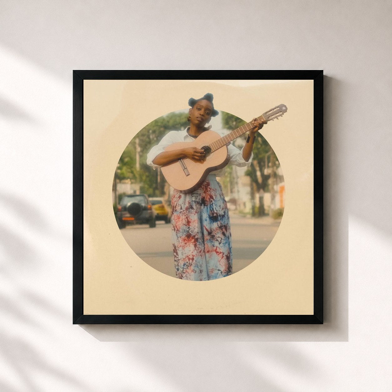 #noir Tableau carré de l'album Douala Paris de Irma, cadre noir 32x32 cm