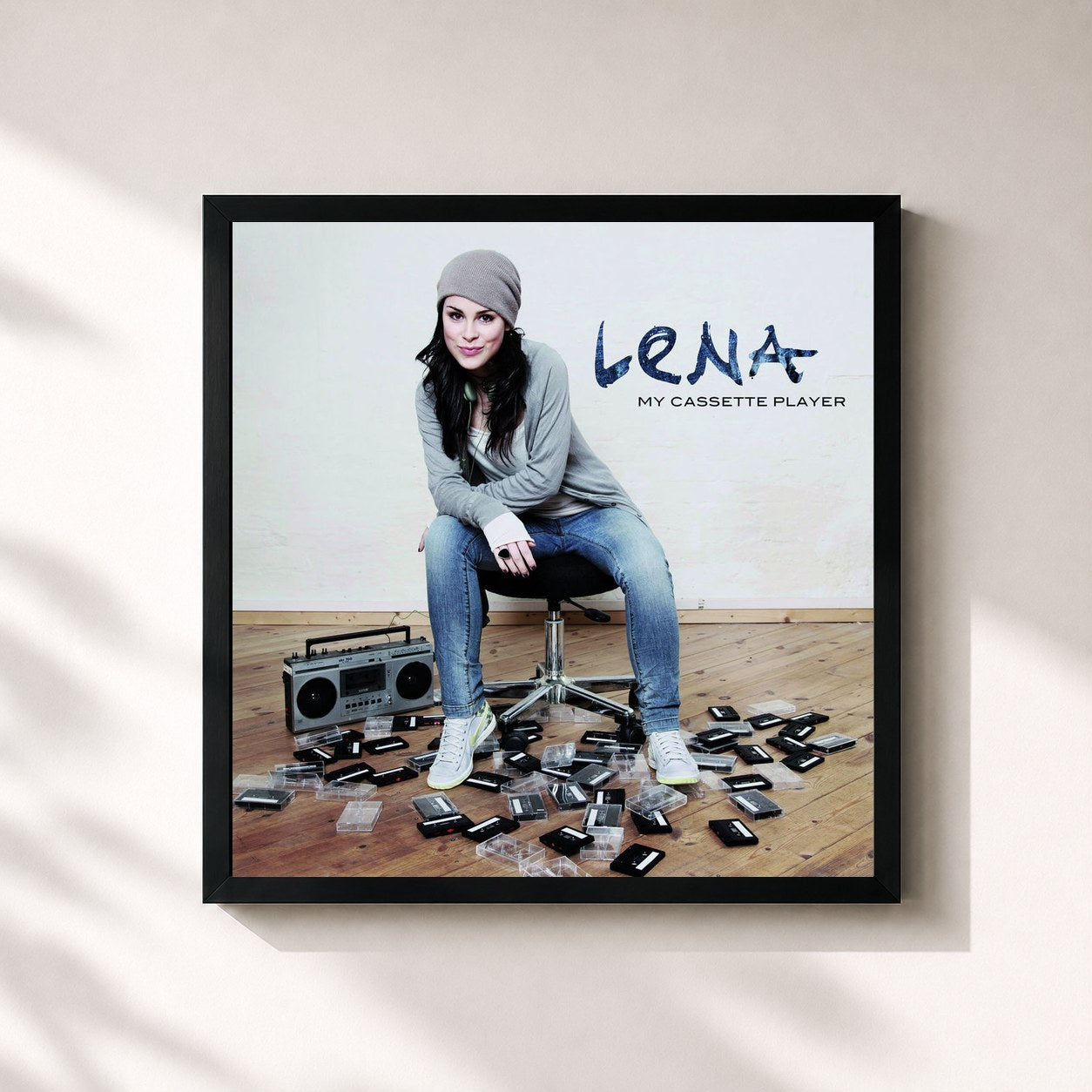 #noir Tableau carré de l'album My Cassette Player de Lena, cadre noir 32x32 cm