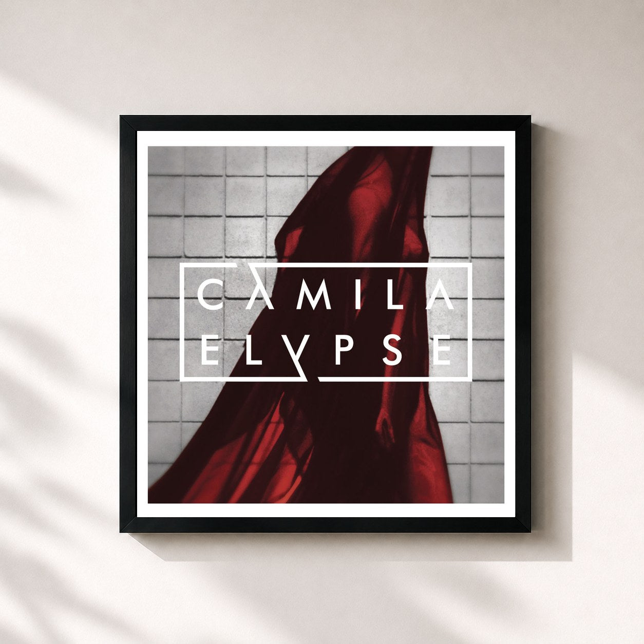 #noir Tableau carré de l'album Elypse de Camila, cadre noir 32x32 cm