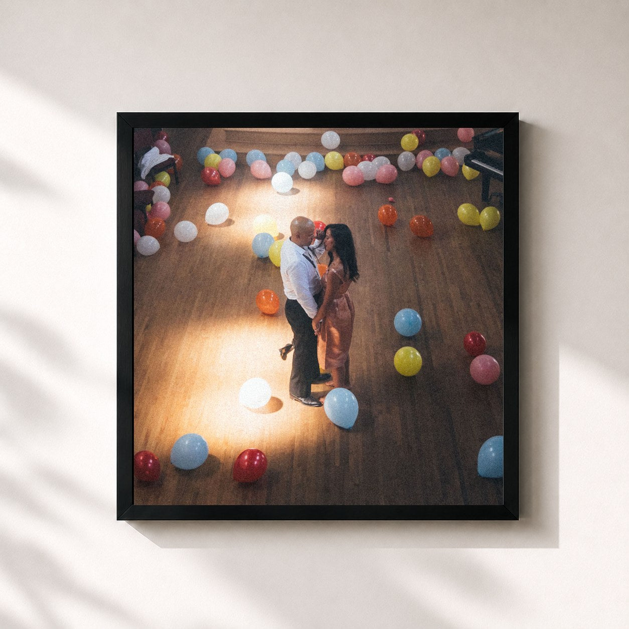 #noir Tableau carré de l'album When The War Is Over (Deluxe) de JOHNNYSWIM, cadre noir 32x32 cm