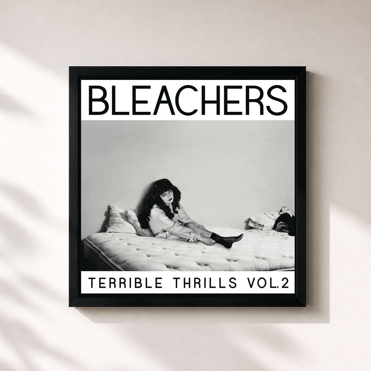 #noir Tableau carré de l'album Terrible Thrills, Vol. 2 de Bleachers, cadre noir 32x32 cm