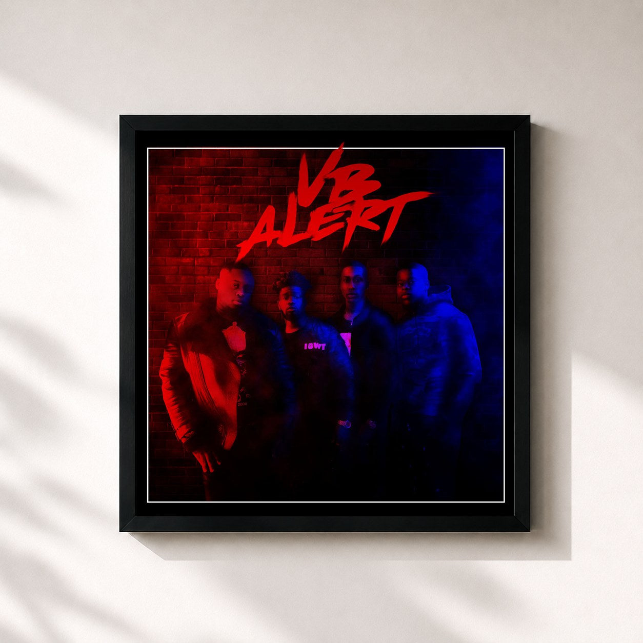#noir Tableau carré de l'album VBALERT de Valsbezig, cadre noir 32x32 cm