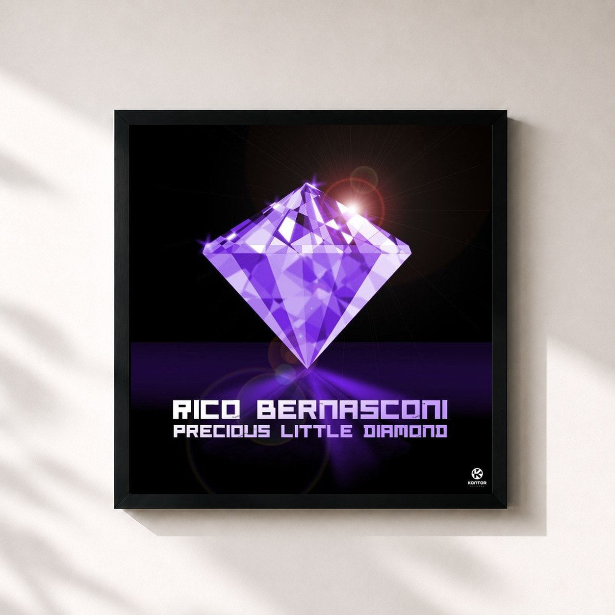 #noir Tableau carré de l'album Precious Little Diamond de Rico Bernasconi, cadre noir 32x32 cm