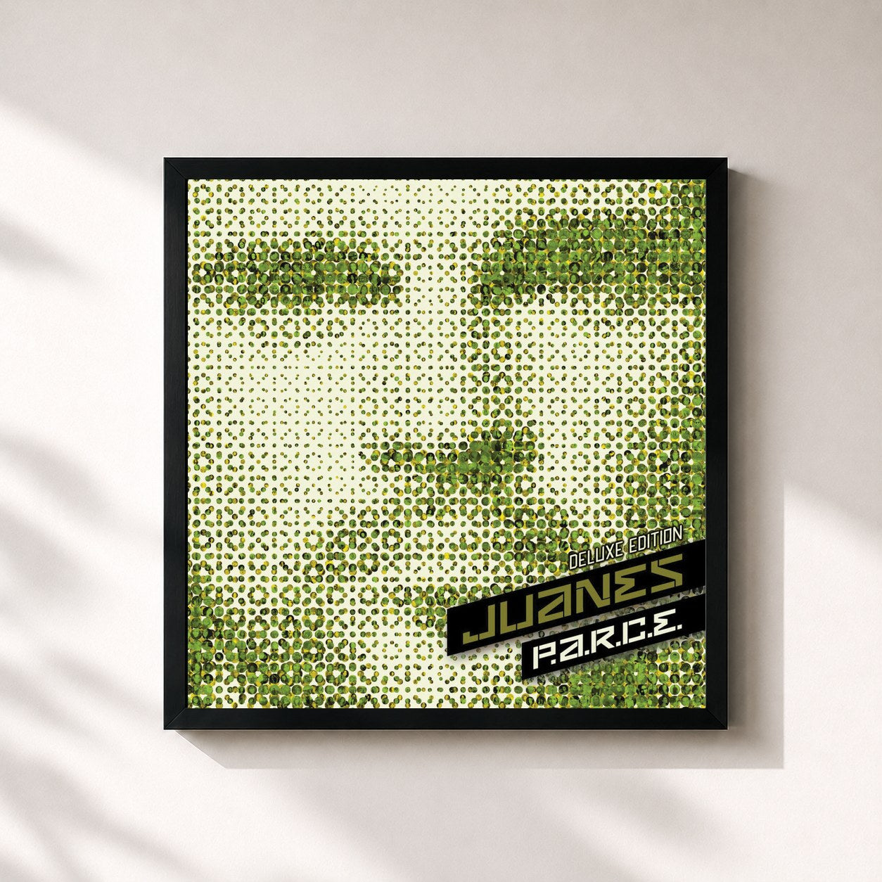 #noir Tableau carré de l'album P.A.R.C.E. (Deluxe Version) de Juanes, cadre noir 32x32 cm