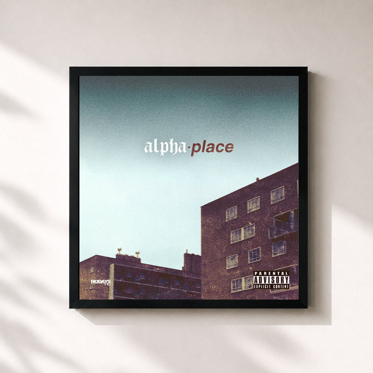 #noir Tableau carré de l'album ALPHA PLACE de Knucks, cadre noir 32x32 cm