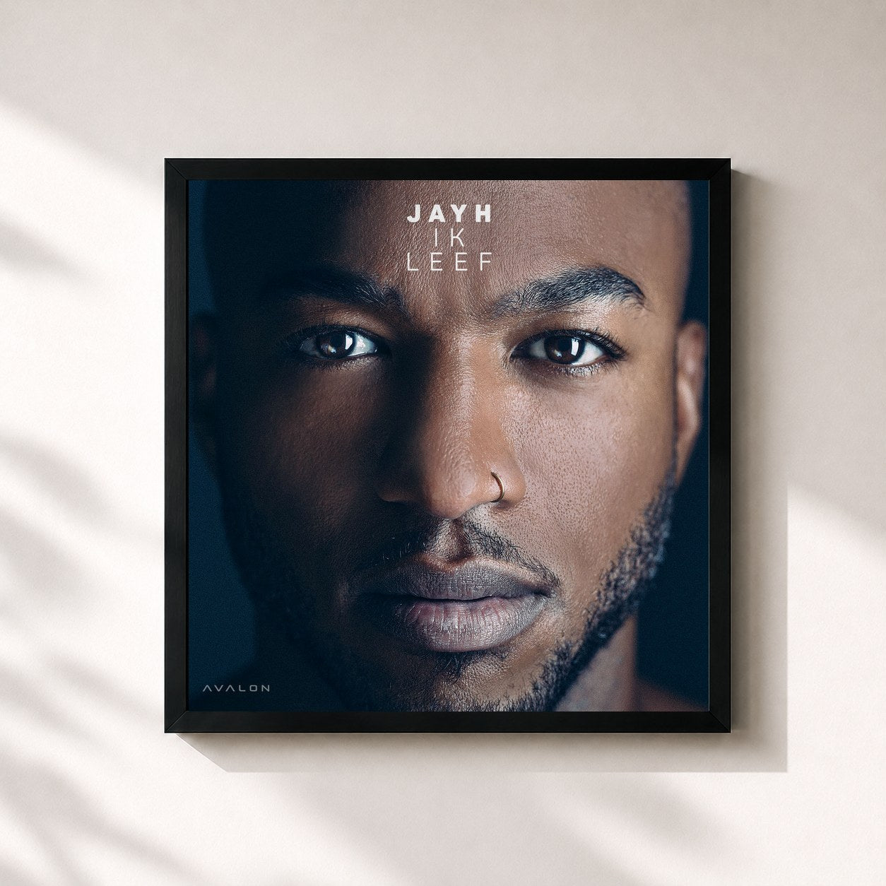 #noir Tableau carré de l'album Ik Leef de Jayh, cadre noir 32x32 cm