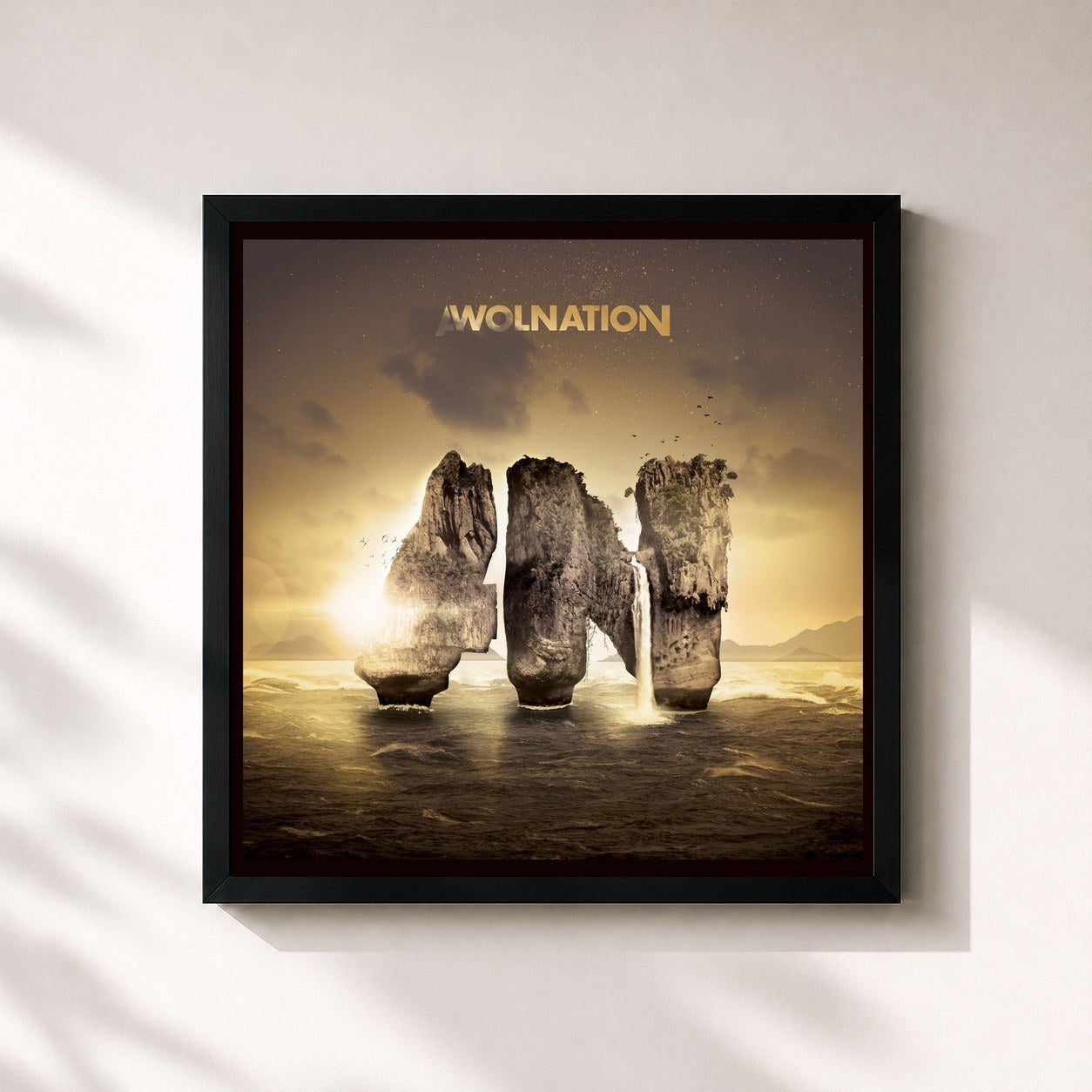 #noir Tableau carré de l'album Megalithic Symphony (10th Anniversary Deluxe Edition) de AWOLNATION, cadre noir 32x32 cm