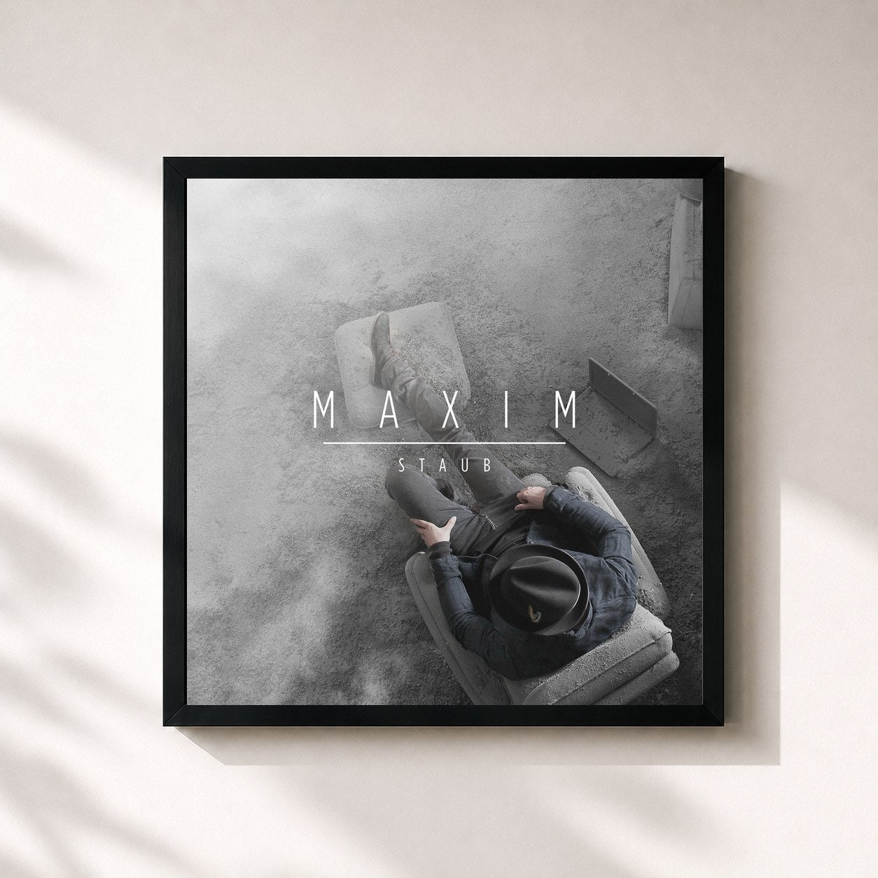 #noir Tableau carré de l'album Staub (Edition 2014) de Maxim, cadre noir 32x32 cm