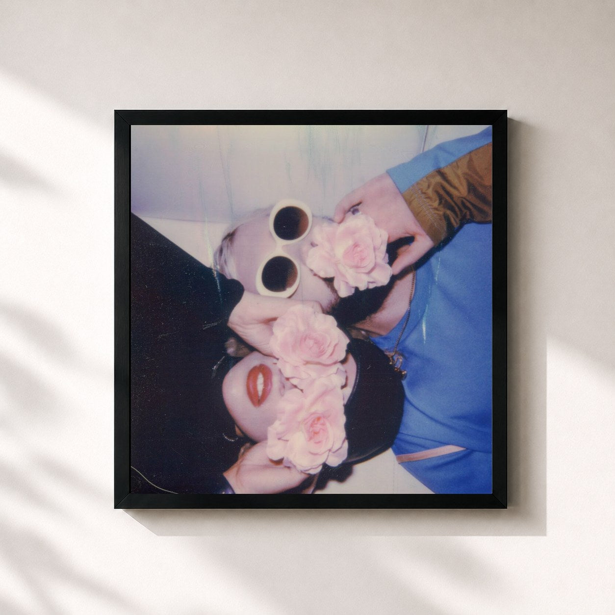 #noir Tableau carré de l'album our generation de flora cash, cadre noir 32x32 cm