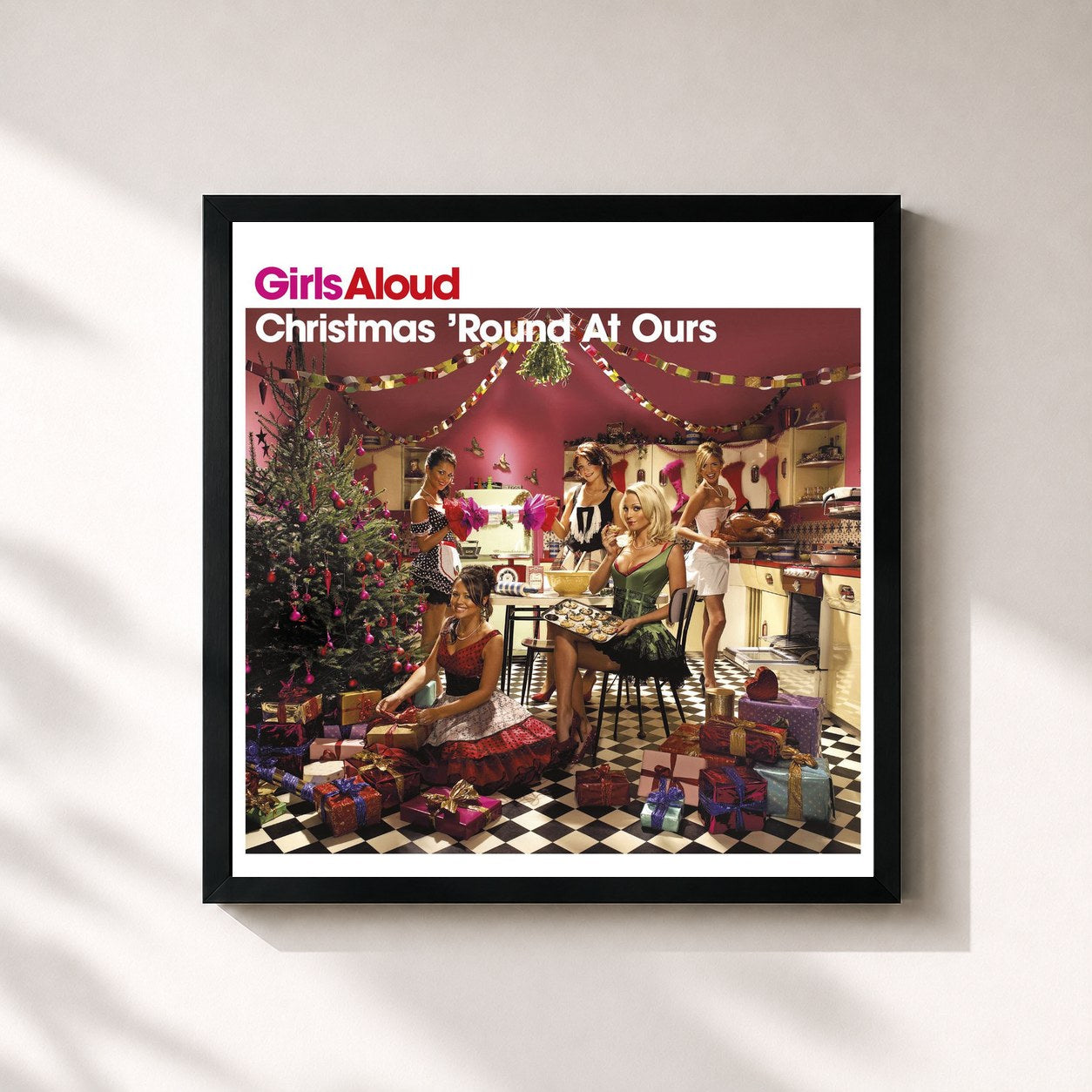 #noir Tableau carré de l'album Christmas 'Round At Ours de Girls Aloud, cadre noir 32x32 cm