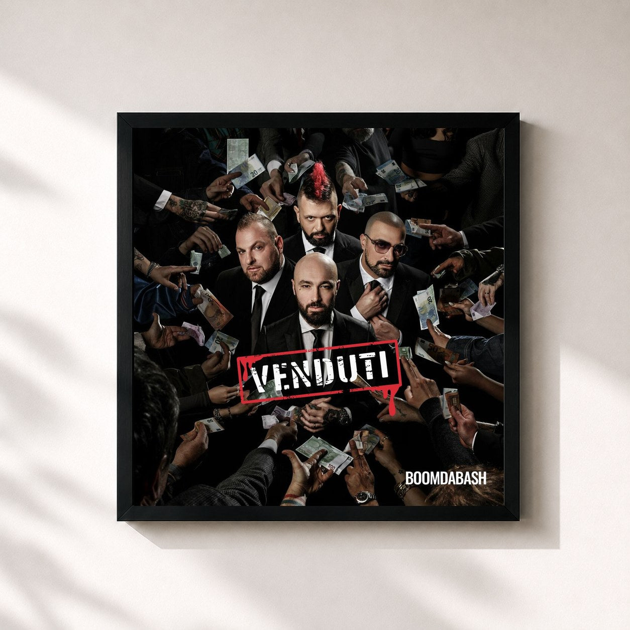 #noir Tableau carré de l'album Venduti de BoomDaBash, cadre noir 32x32 cm
