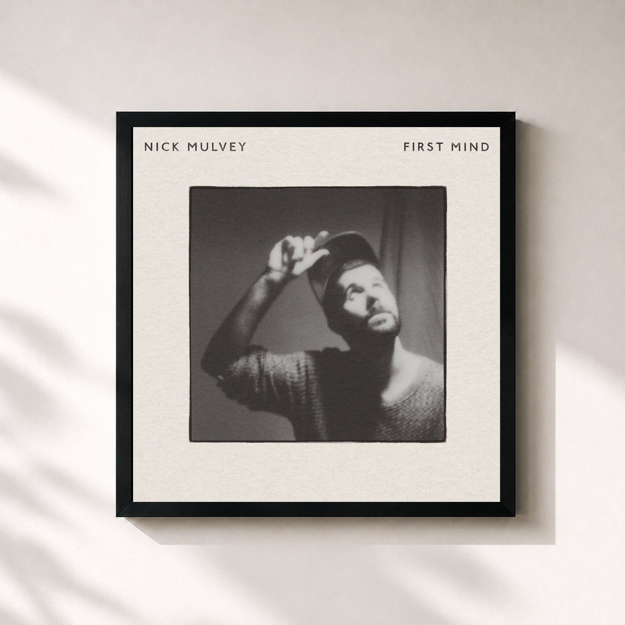 #noir Tableau carré de l'album First Mind (10th Anniversary) de Nick Mulvey, cadre noir 32x32 cm