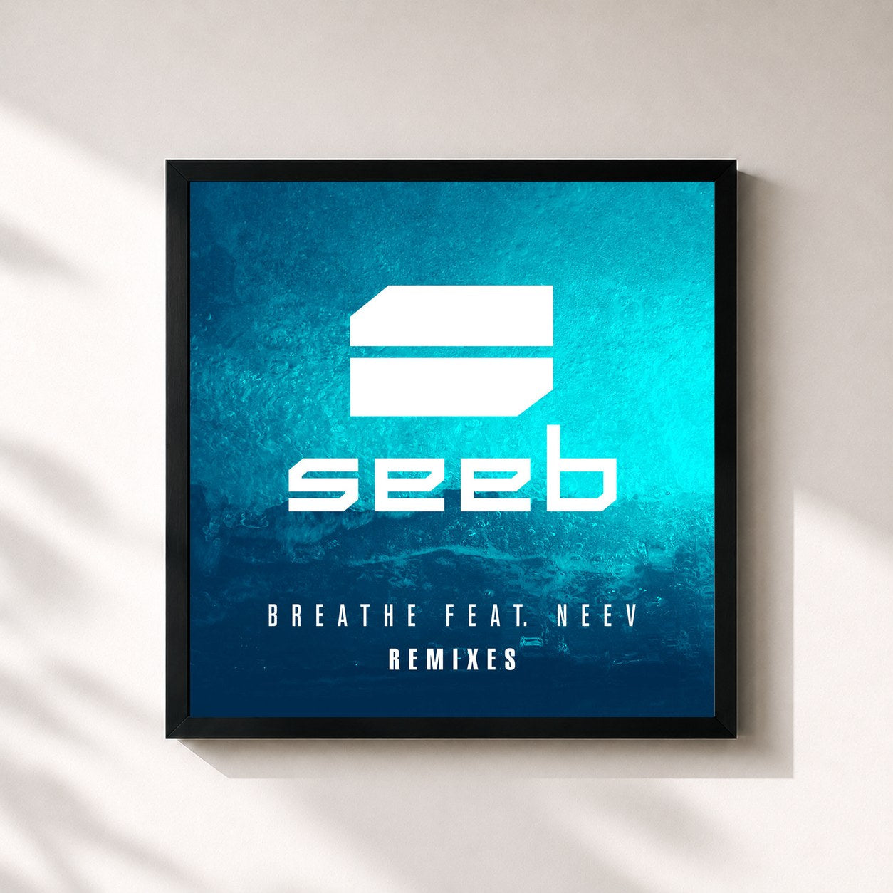 #noir Tableau carré de l'album Breathe (Remixes) de SeeB, cadre noir 32x32 cm