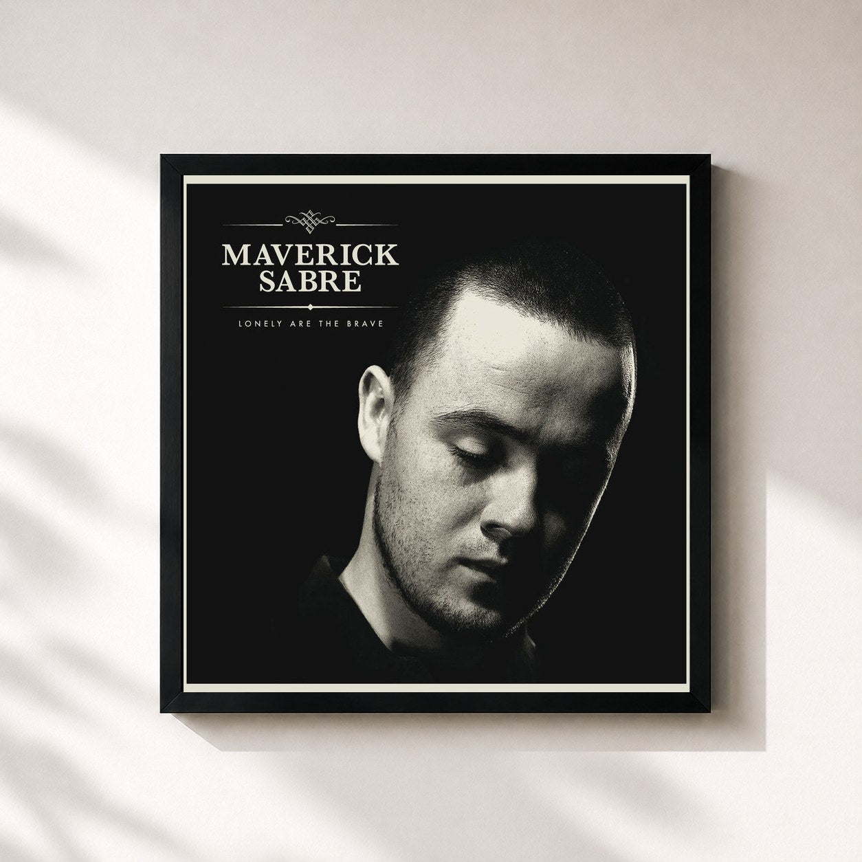 #noir Tableau carré de l'album Lonely Are The Brave de Maverick Sabre, cadre noir 32x32 cm