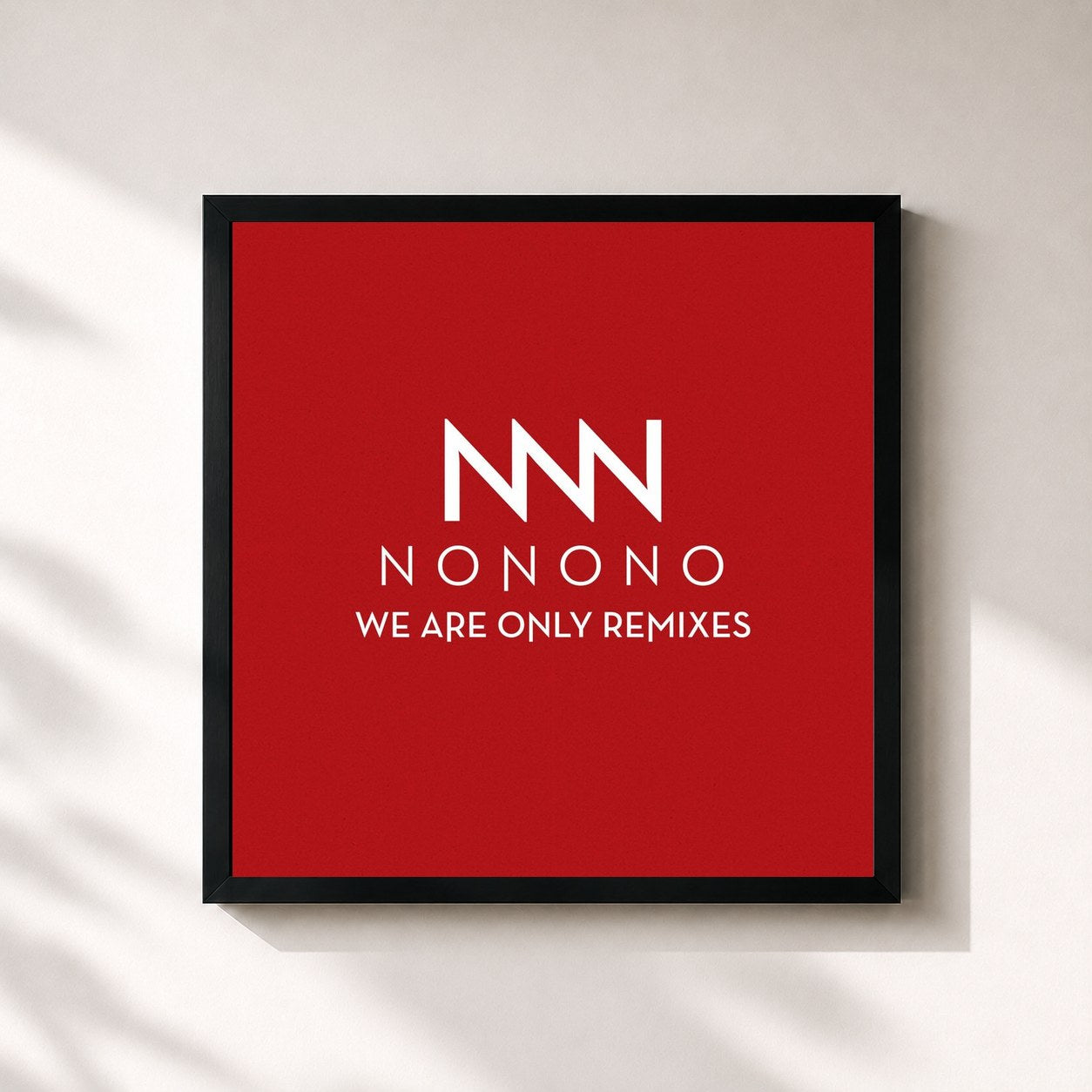 #noir Tableau carré de l'album We Are Only Remixes de NONONO, cadre noir 32x32 cm