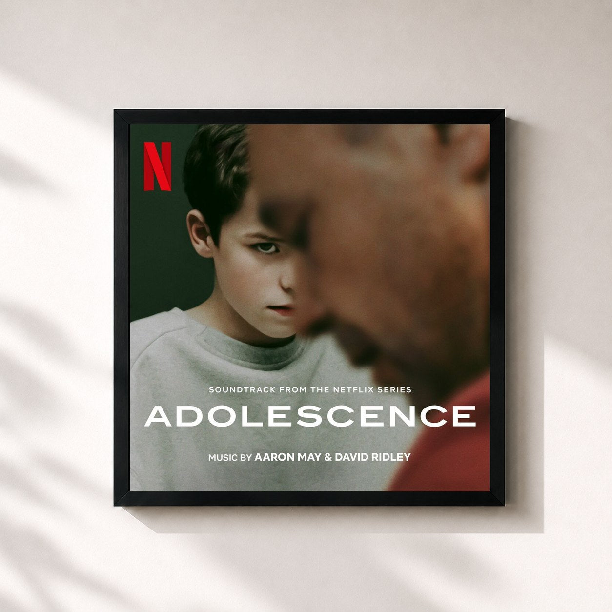 #noir Tableau carré de l'album Adolescence (Soundtrack from the Netflix Series) de Aaron May, cadre noir 32x32 cm