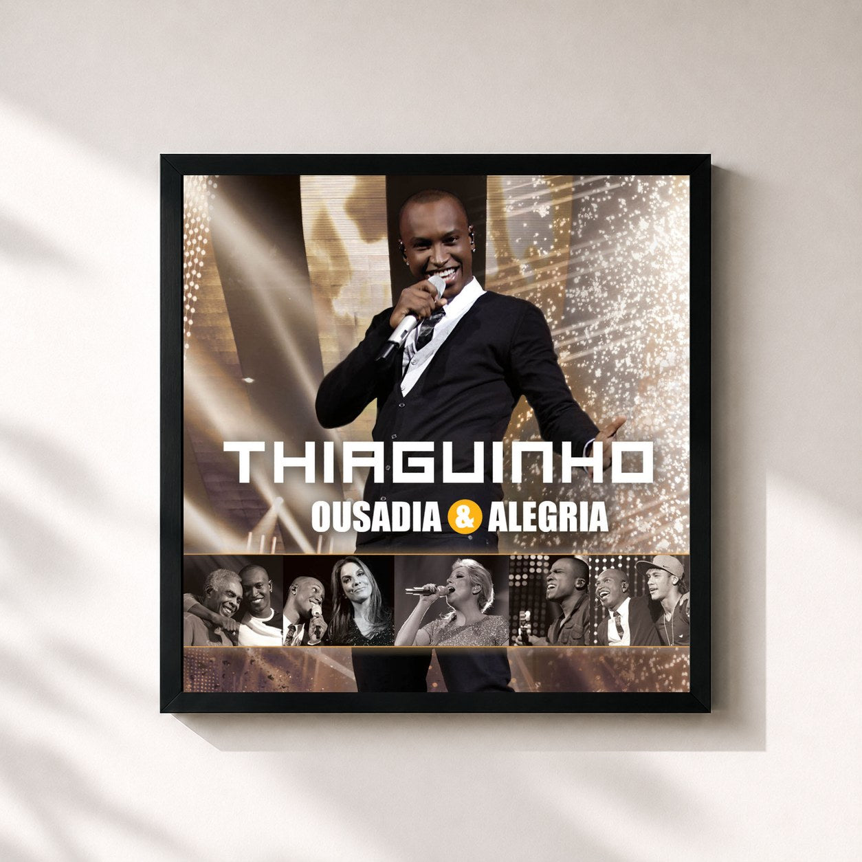 #noir Tableau carré de l'album Ousadia & Alegria (Ao Vivo) de Thiaguinho, cadre noir 32x32 cm