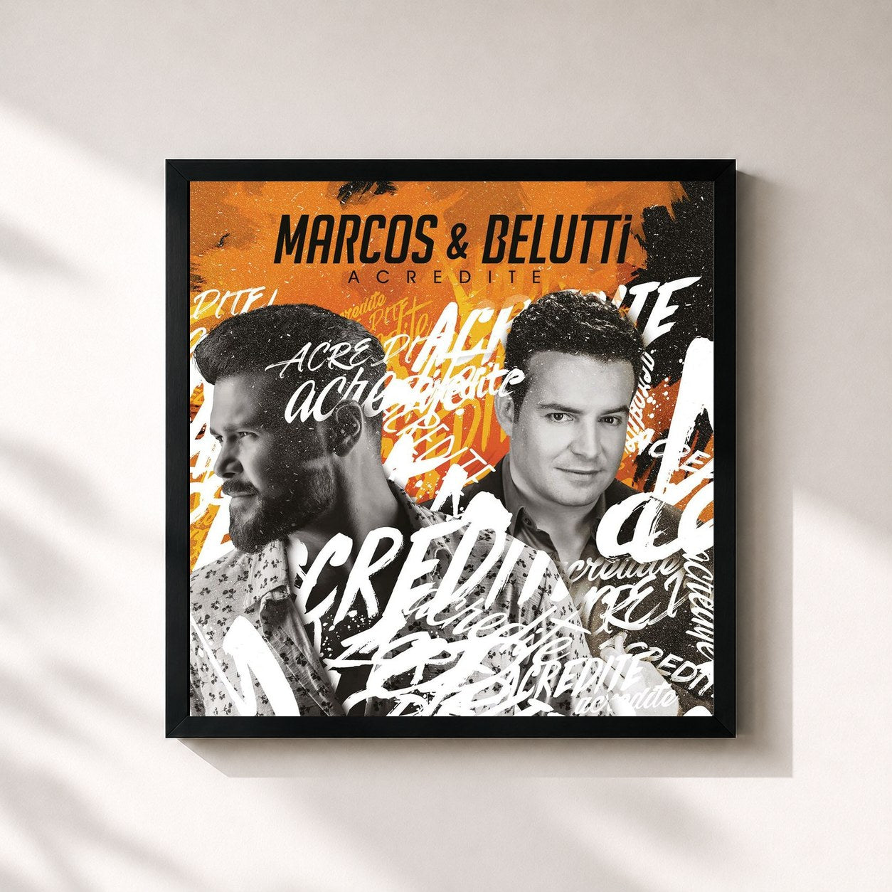 #noir Tableau carré de l'album Acredite de Marcos & Belutti, cadre noir 32x32 cm