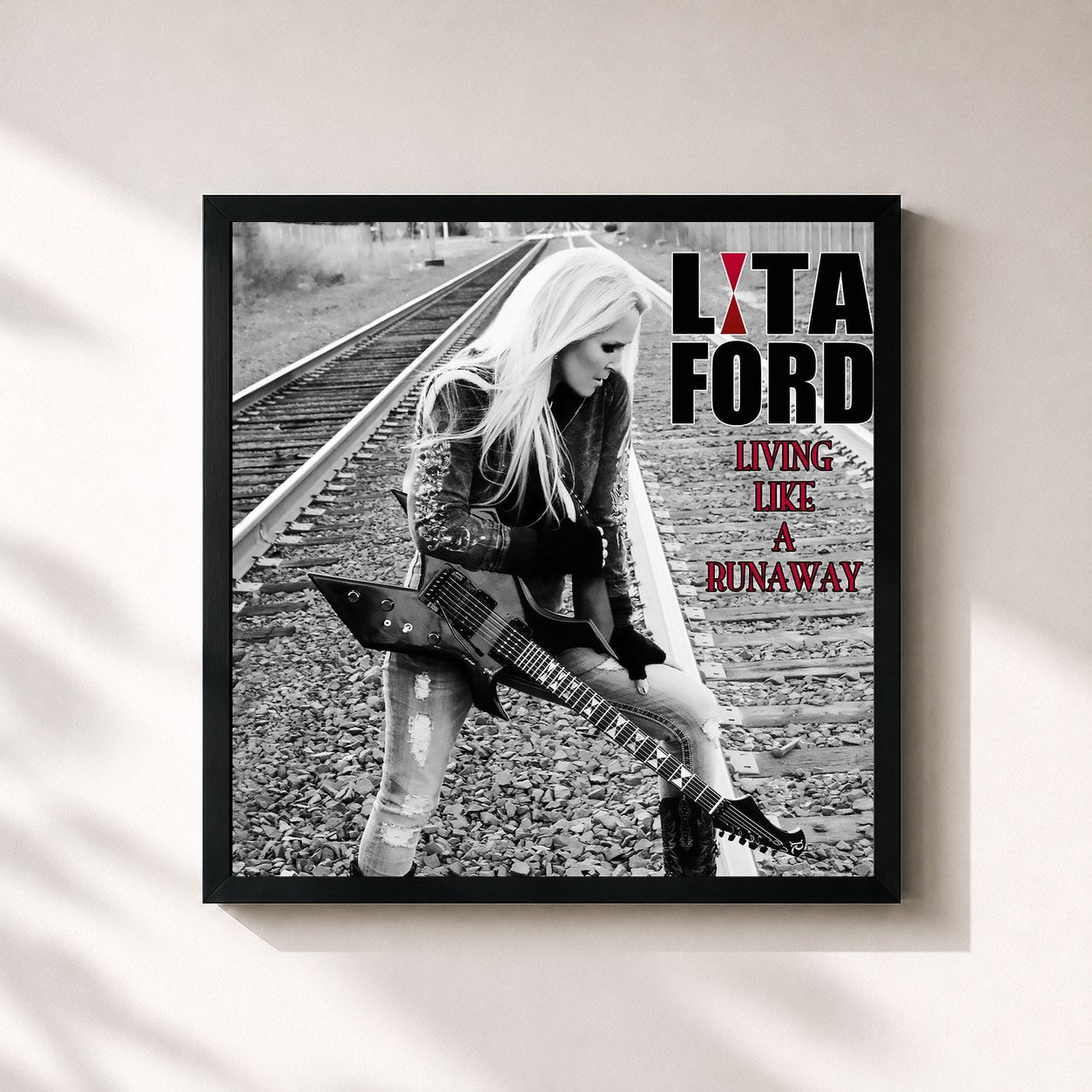#noir Tableau carré de l'album Living Like a Runaway (Bonus Track Version) de Lita Ford, cadre noir 32x32 cm