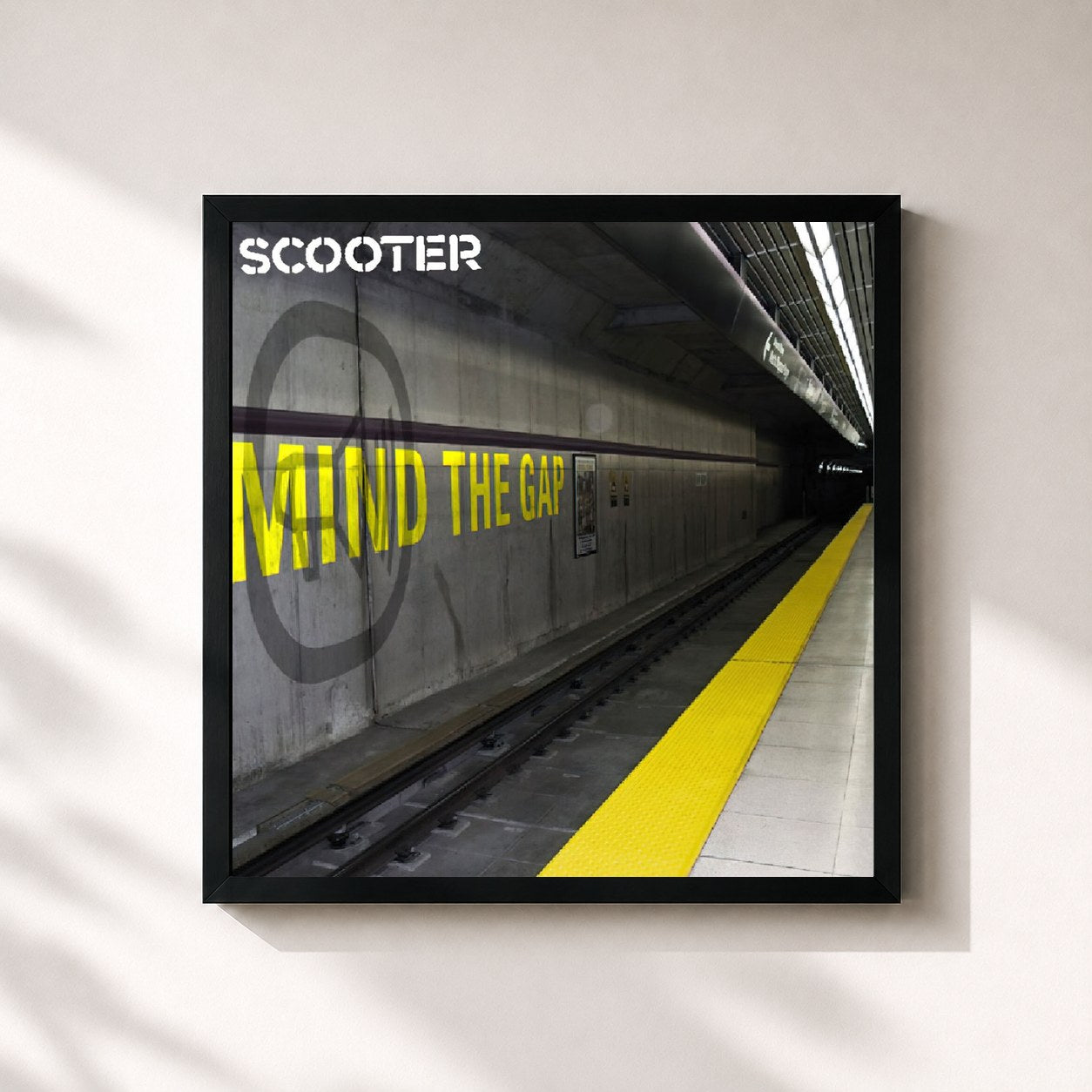 #noir Tableau carré de l'album Mind The Gap de Scooter, cadre noir 32x32 cm