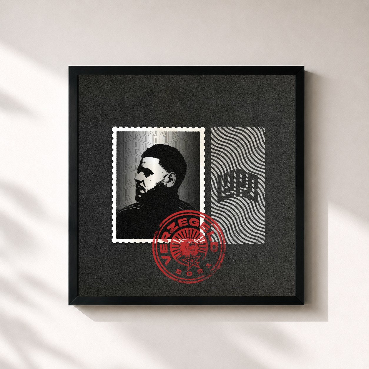#noir Tableau carré de l'album Verzegeld de Lijpe, cadre noir 32x32 cm