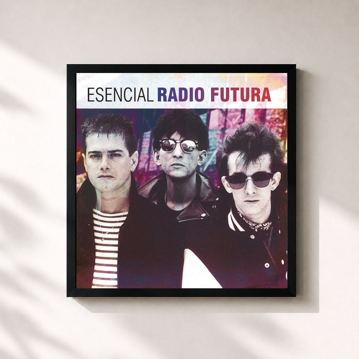 #noir Tableau carré de l'album Esencial Radio Futura de Radio Futura, cadre noir 32x32 cm