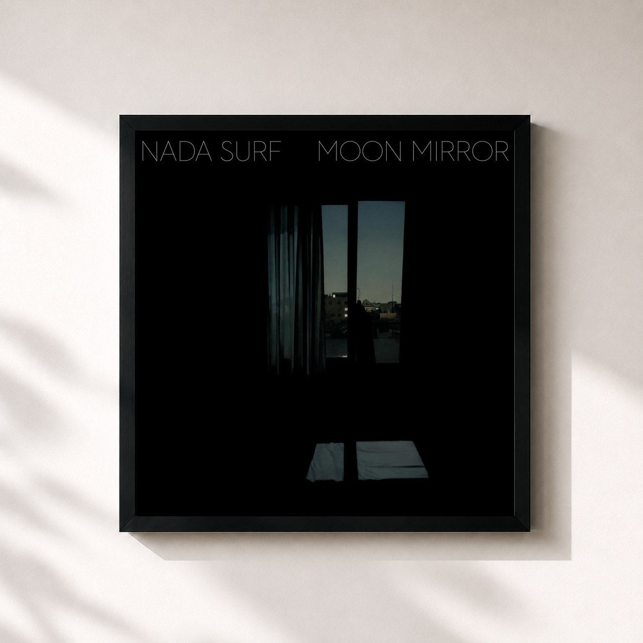 #noir Tableau carré de l'album Moon Mirror de Nada Surf, cadre noir 32x32 cm