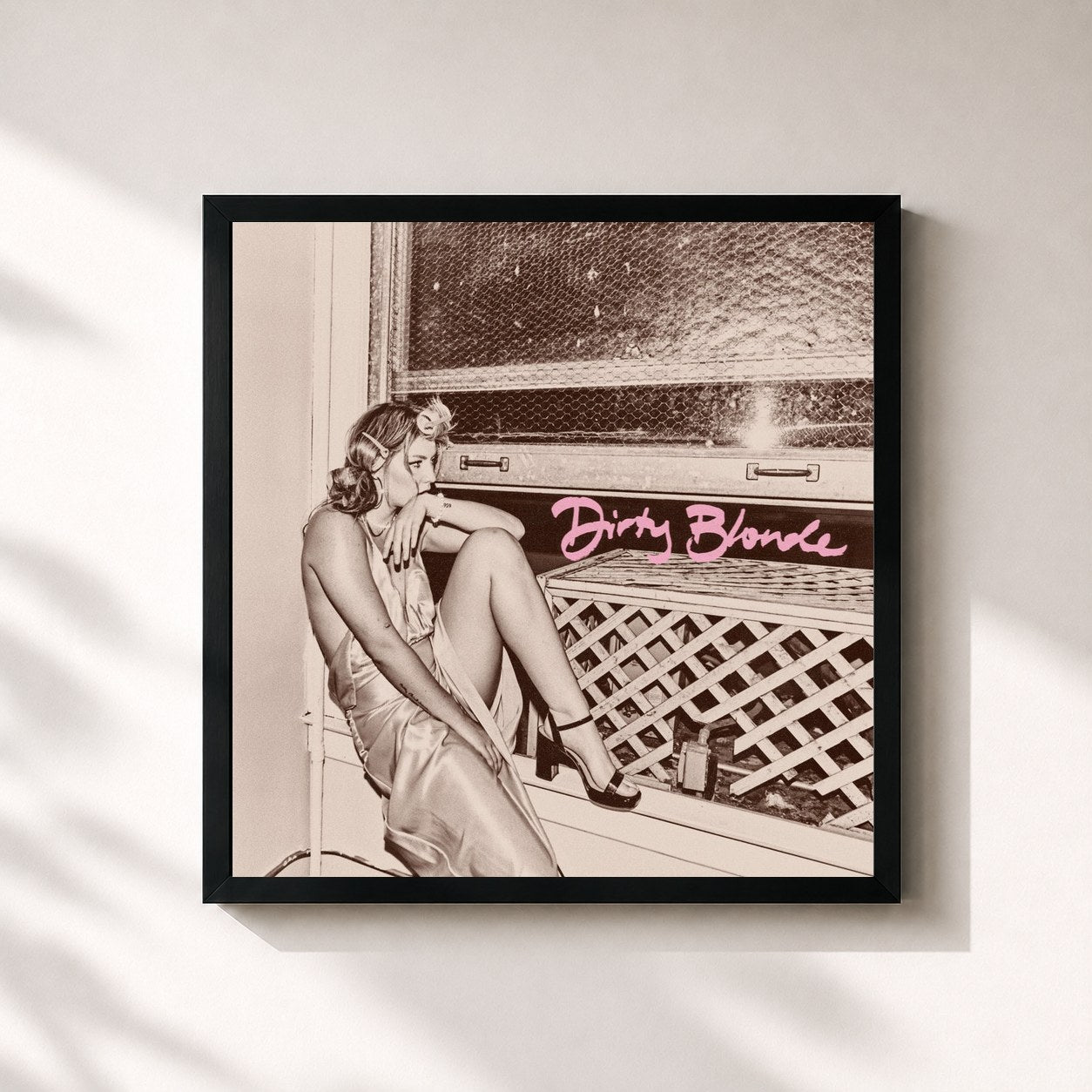 #noir Tableau carré de l'album Dirty Blonde de Dasha, cadre noir 32x32 cm