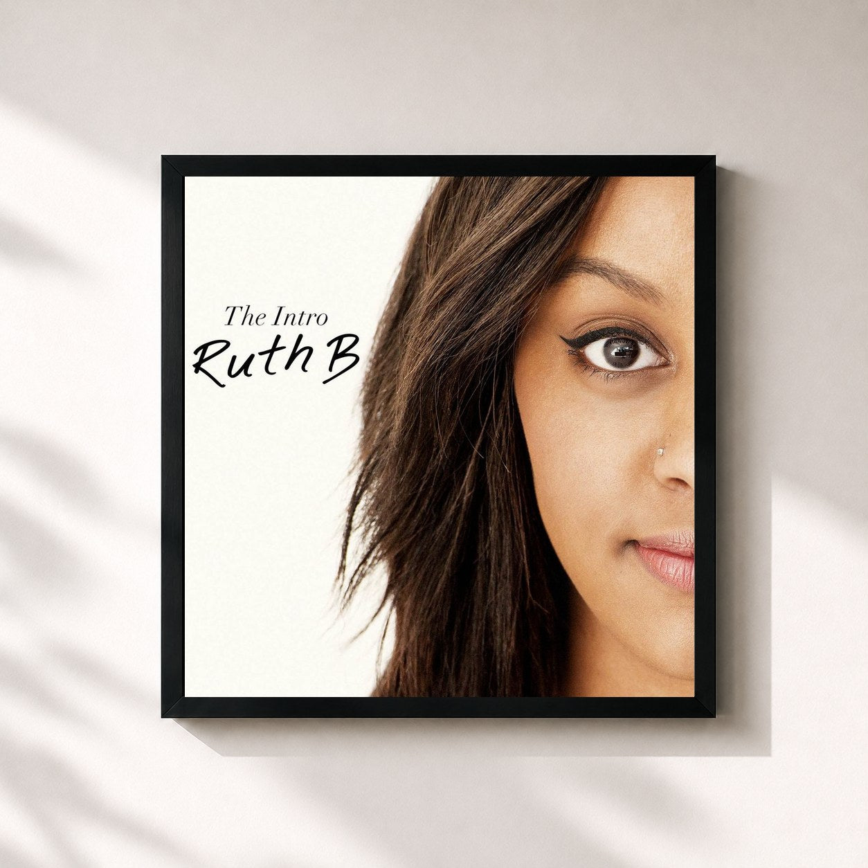 #noir Tableau carré de l'album The Intro de Ruth B., cadre noir 32x32 cm
