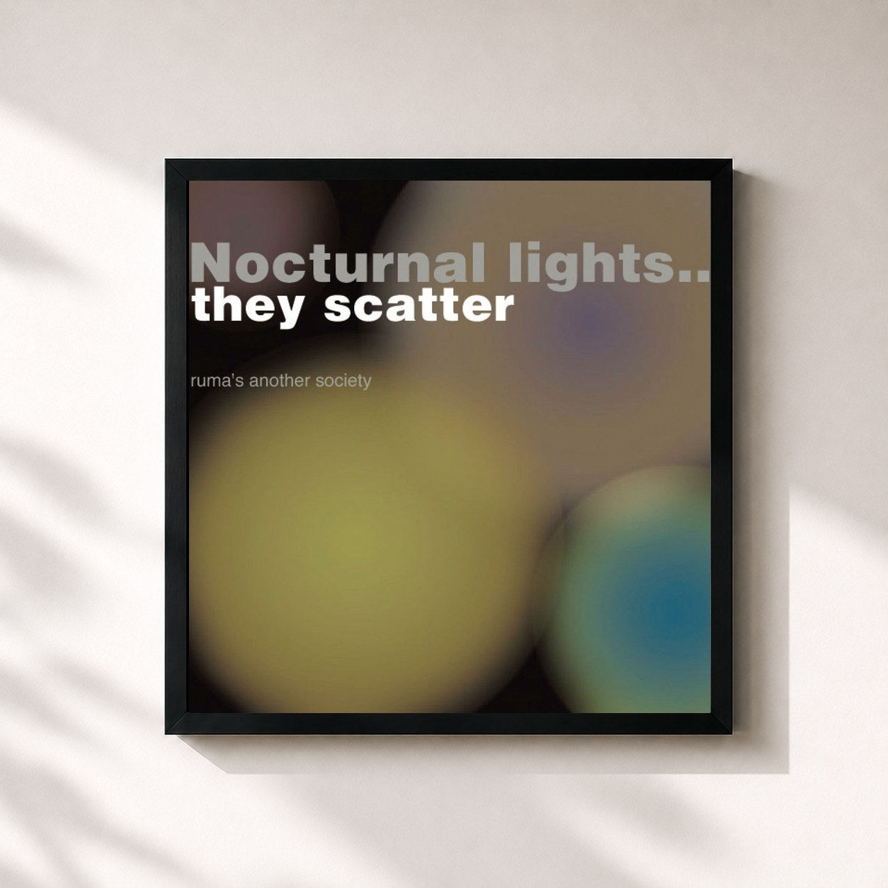 #noir Tableau carré de l'album Nocturnal Lights... They Scatter (The Original & the Very First Recording) de Yiruma, cadre noir 32x32 cm