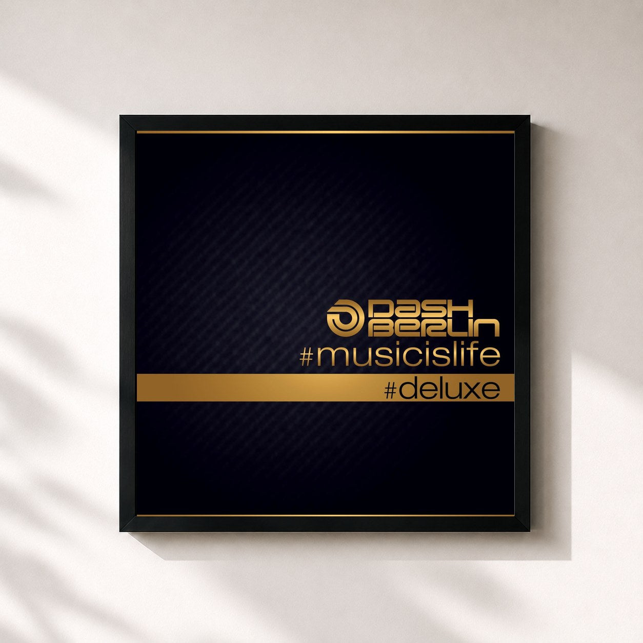#noir Tableau carré de l'album #musicislife #deluxe (Extended Remixes) de Dash Berlin, cadre noir 32x32 cm