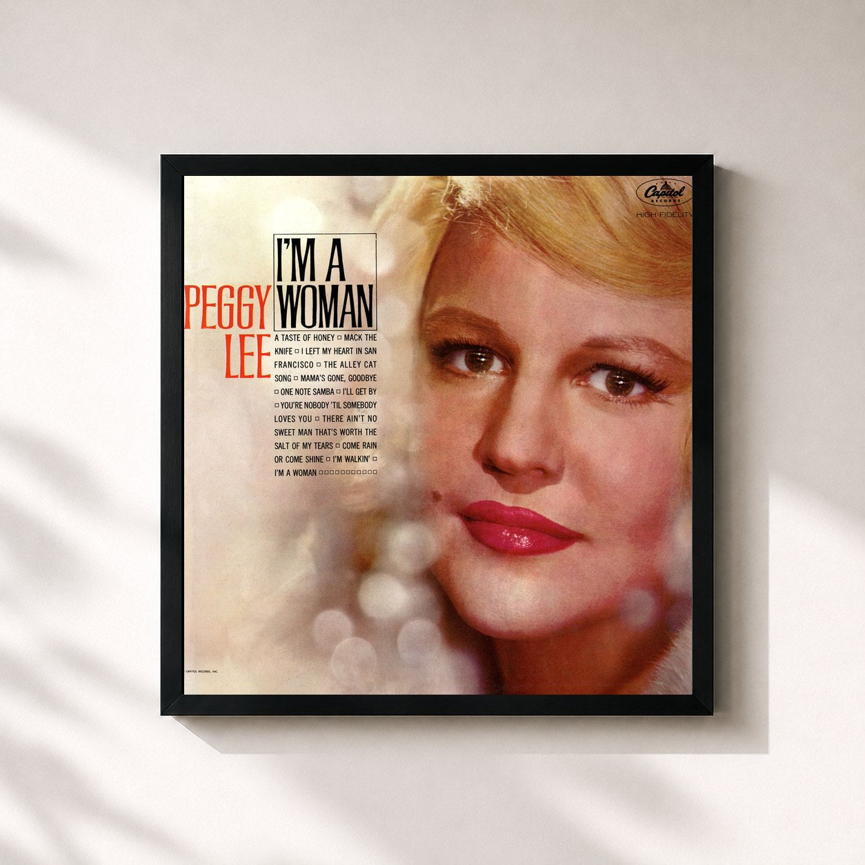 #noir Tableau carré de l'album I'm A Woman de Peggy Lee, cadre noir 32x32 cm