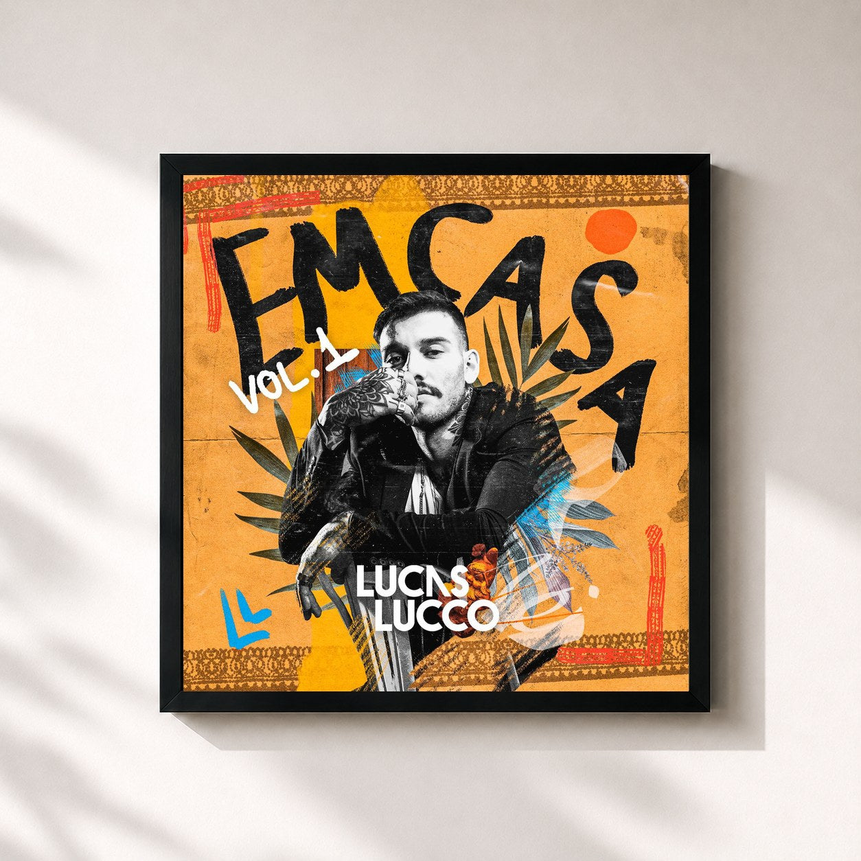 #noir Tableau carré de l'album Lucas Lucco - #Em Casa de Lucas Lucco, cadre noir 32x32 cm