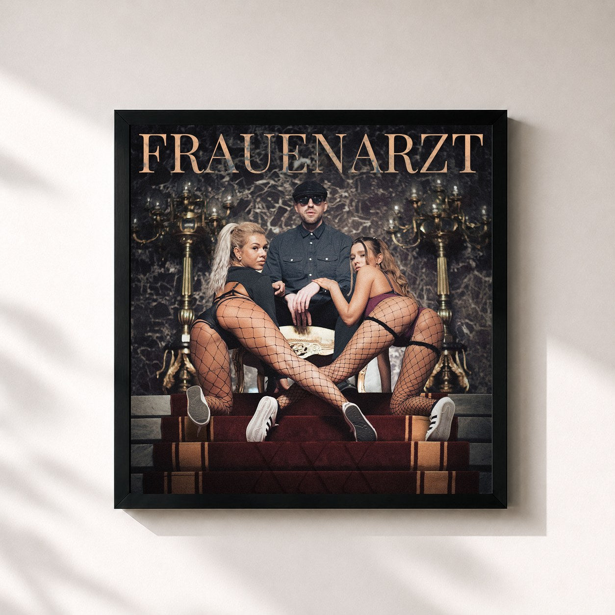 #noir Tableau carré de l'album XXX de Frauenarzt, cadre noir 32x32 cm