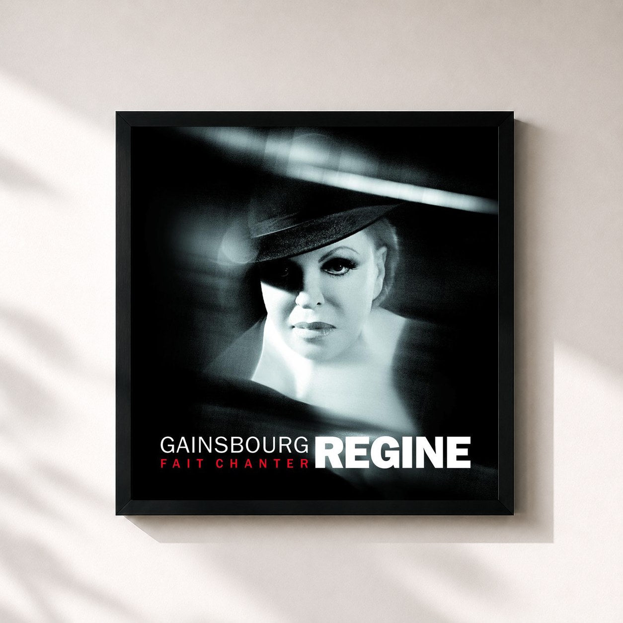 #noir Tableau carré de l'album Gainsbourg Fait Chanter Régine de Régine, cadre noir 32x32 cm
