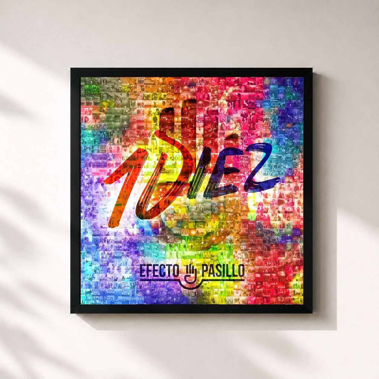 #noir Tableau carré de l'album DIEZ de Efecto Pasillo, cadre noir 32x32 cm
