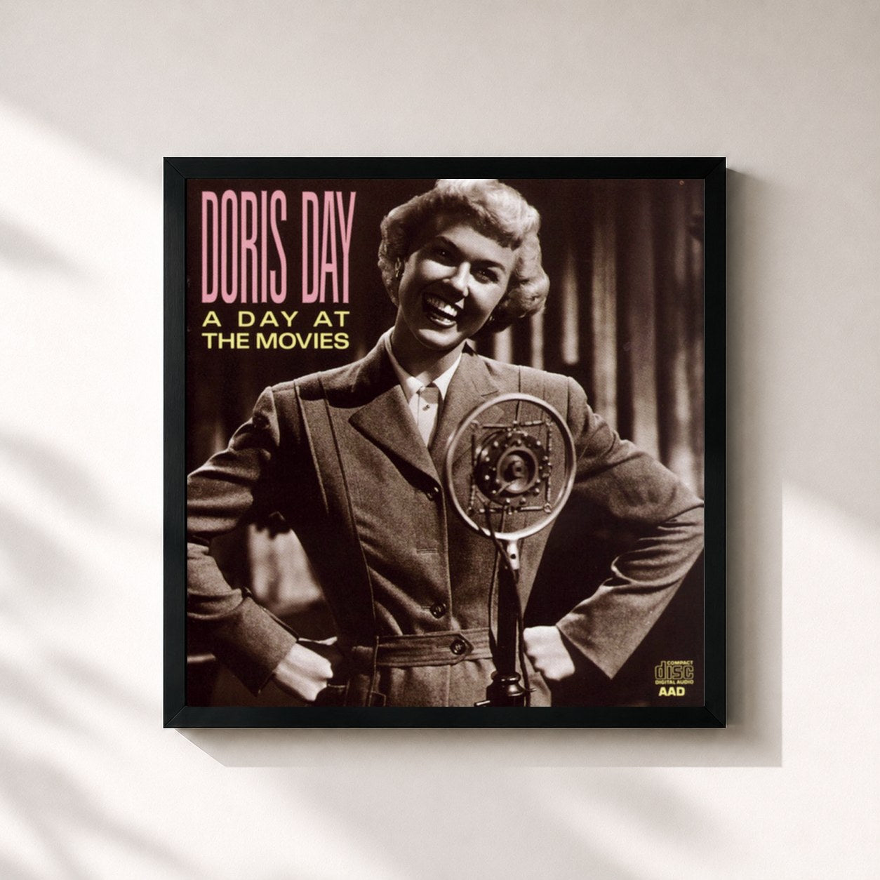 #noir Tableau carré de l'album A Day At The Movies de Doris Day, cadre noir 32x32 cm