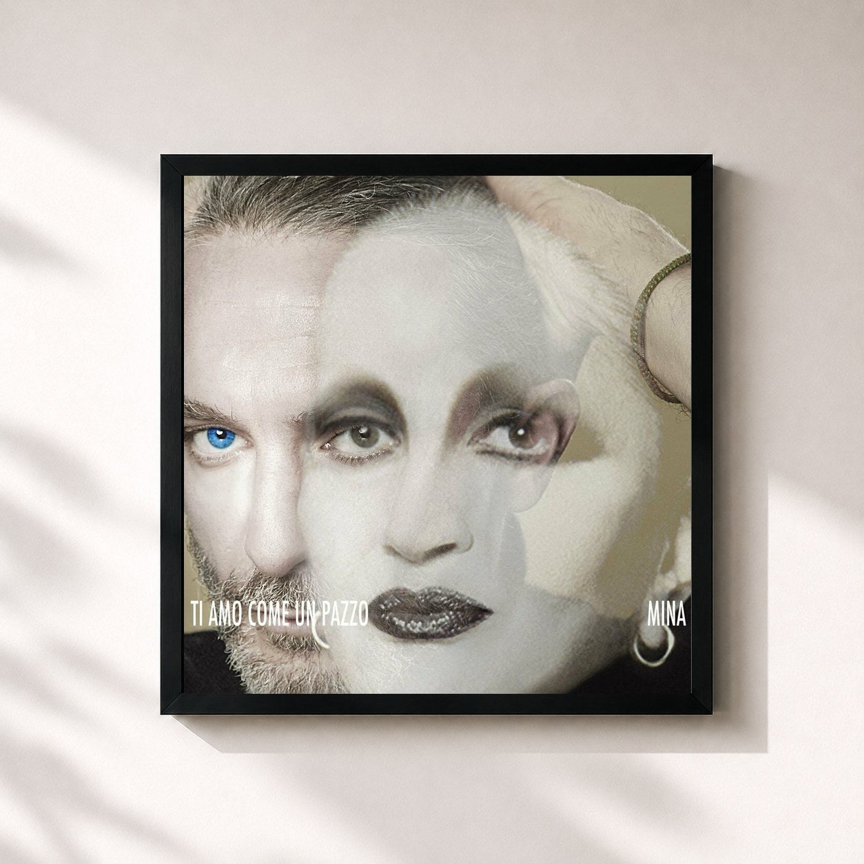 #noir Tableau carré de l'album Ti amo come un pazzo de Mina, cadre noir 32x32 cm