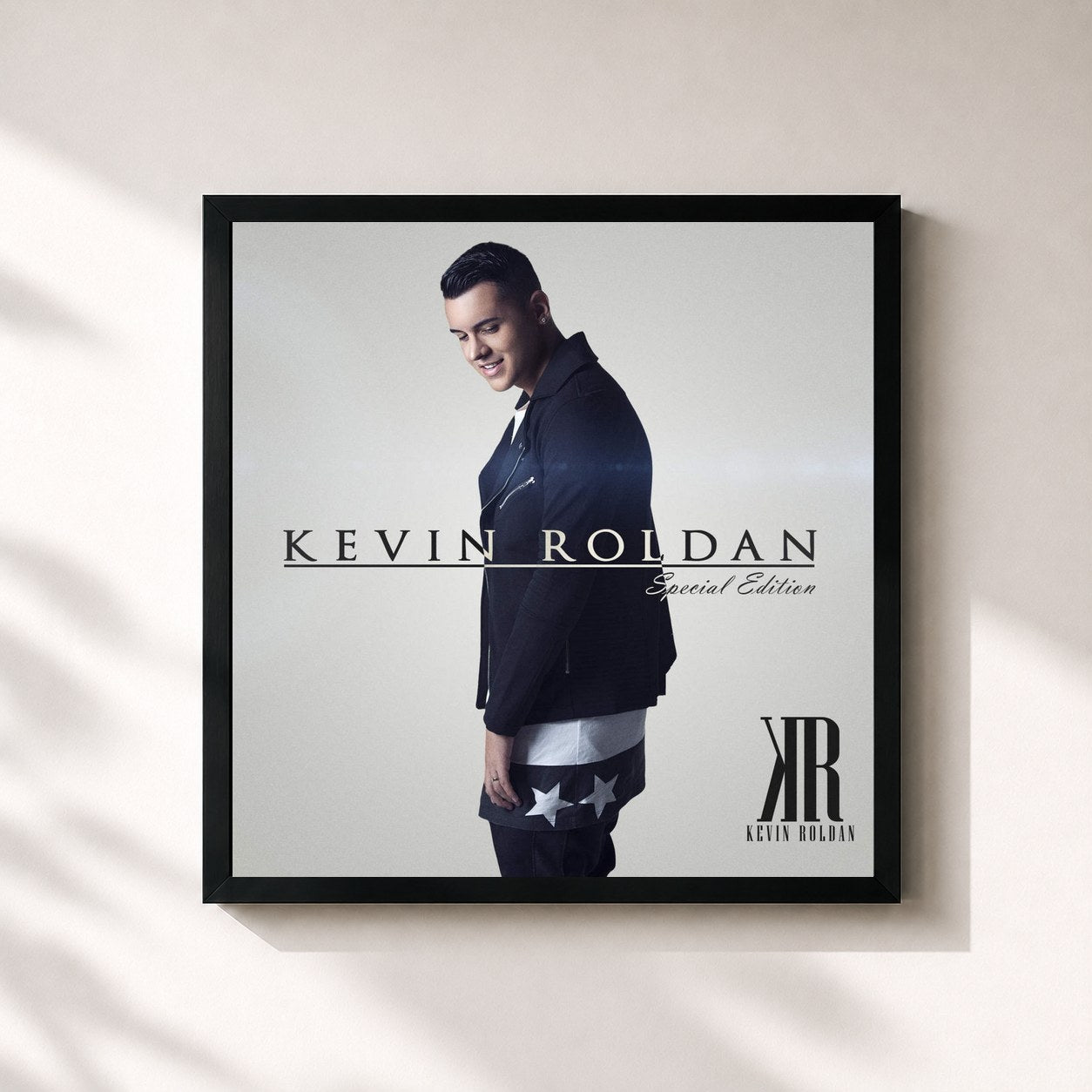 #noir Tableau carré de l'album Kevin Roldan (Special Edition) de Kevin Roldan, cadre noir 32x32 cm