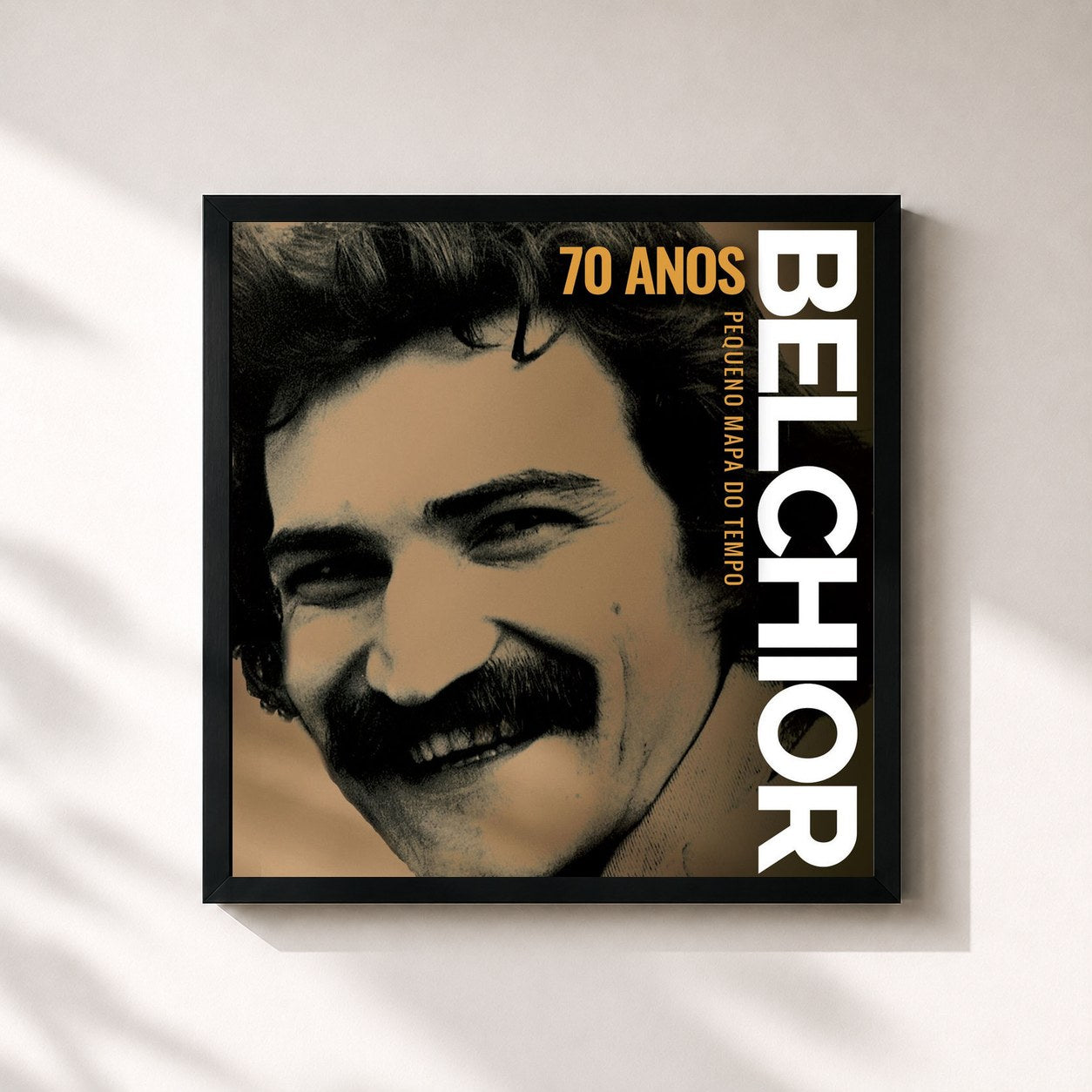 #noir Tableau carré de l'album Pequeno mapa do tempo: Belchior 70 anos de Belchior, cadre noir 32x32 cm