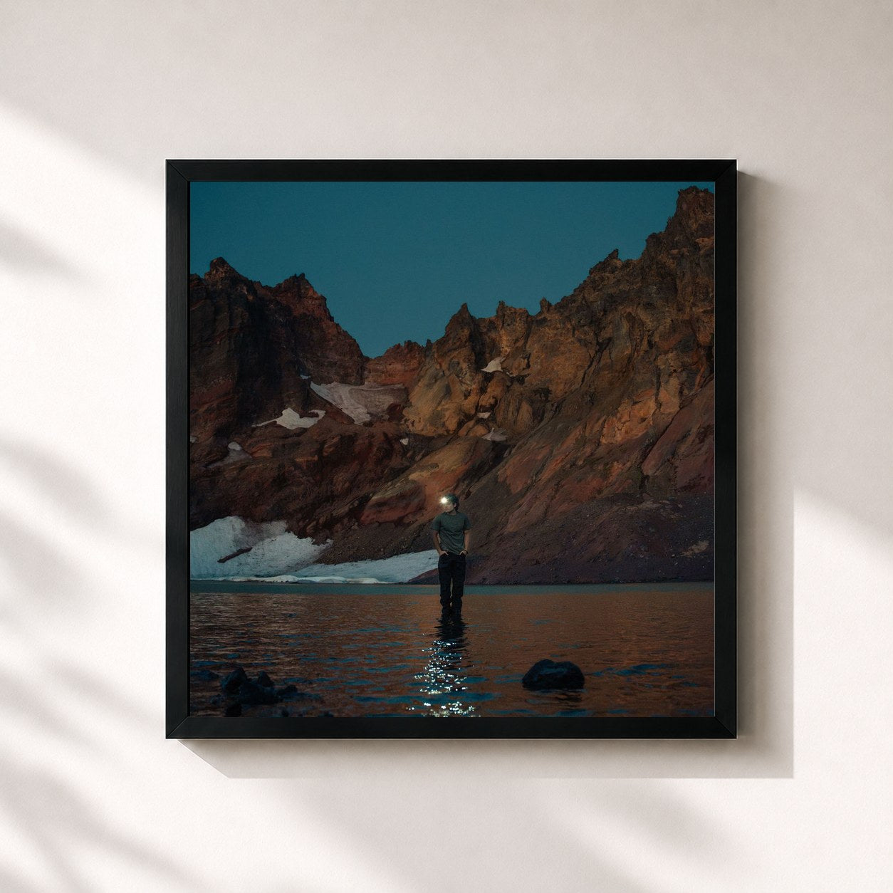 #noir Tableau carré de l'album Night Diving (The Cost of Growing Up) de Max McNown, cadre noir 32x32 cm