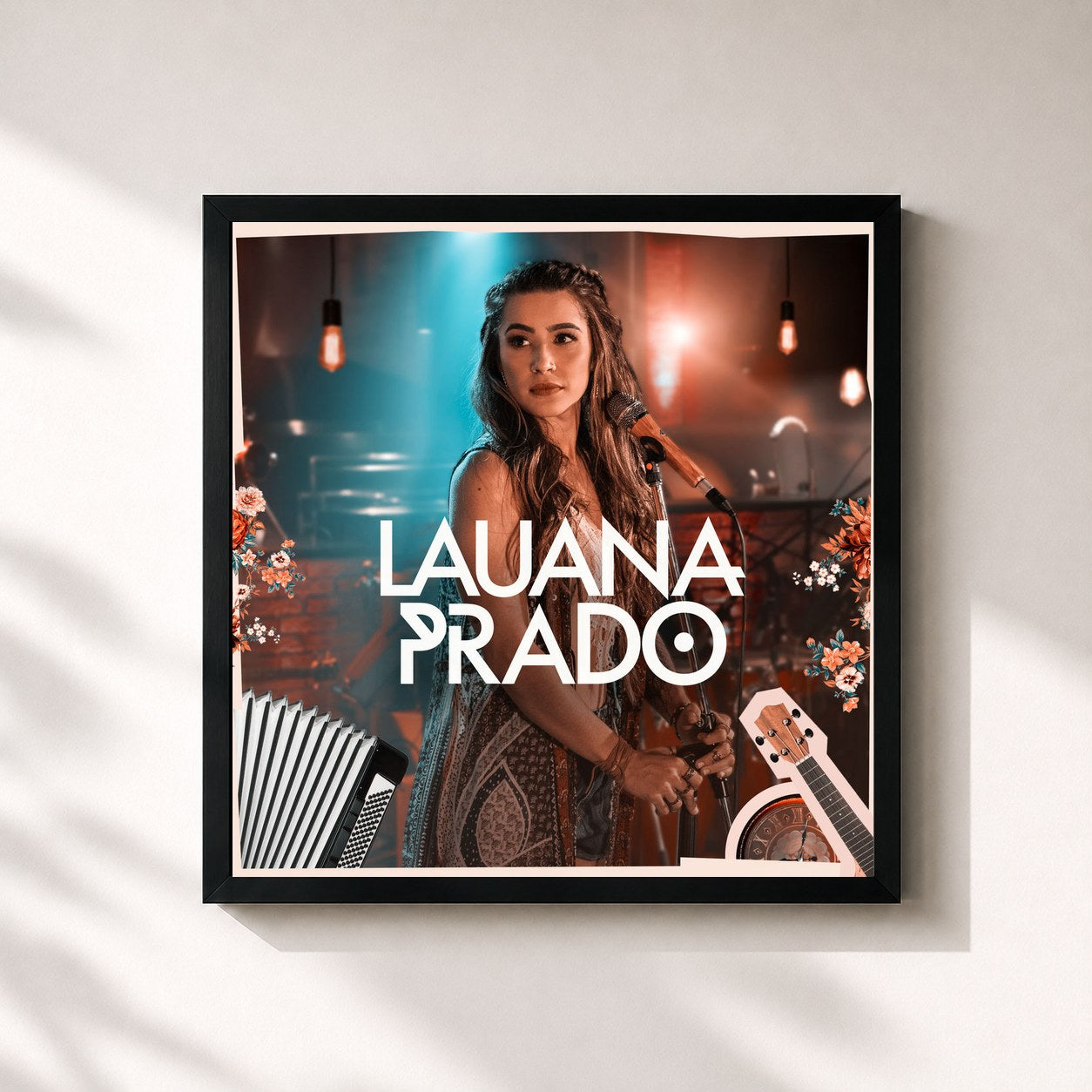 #noir Tableau carré de l'album Lauana Prado (EP) de Lauana Prado, cadre noir 32x32 cm