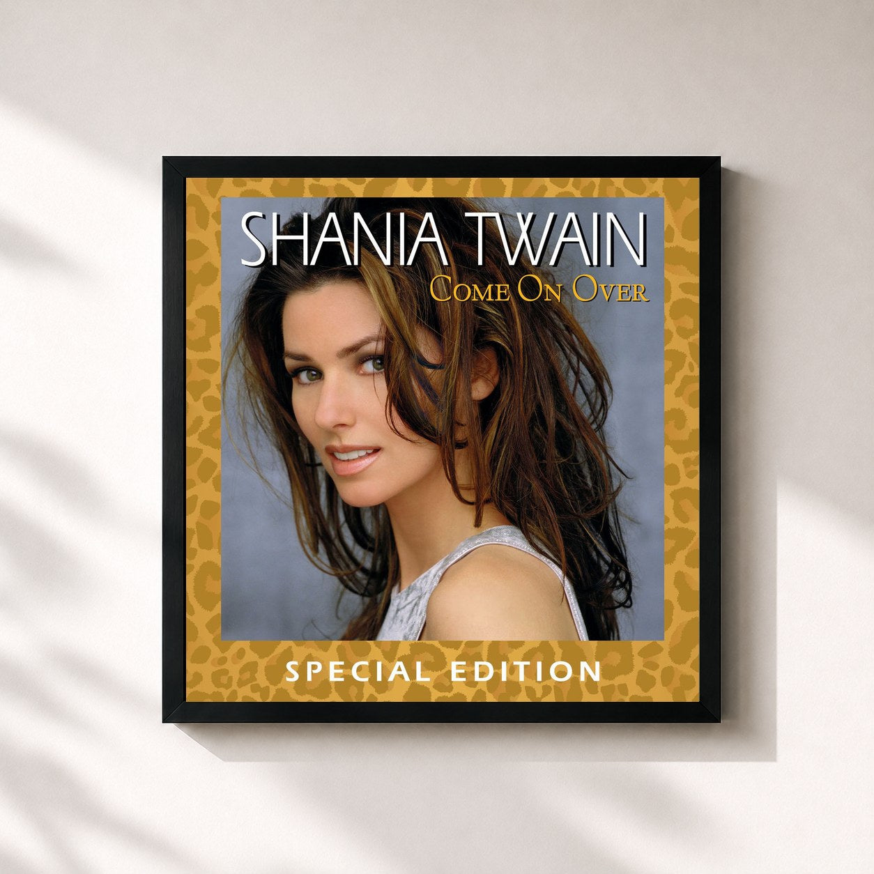 #noir Tableau carré de l'album Come On Over (International Version / Special Edition) de Shania Twain, cadre noir 32x32 cm