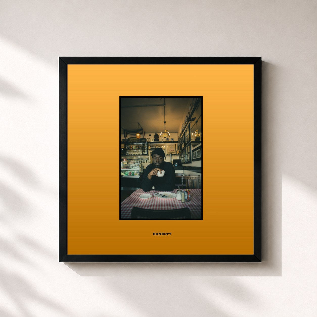 #noir Tableau carré de l'album Honesty (Deluxe Version) de Jake Isaac, cadre noir 32x32 cm