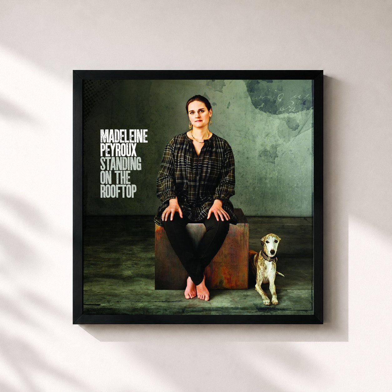 #noir Tableau carré de l'album Standing On The Rooftop de Madeleine Peyroux, cadre noir 32x32 cm