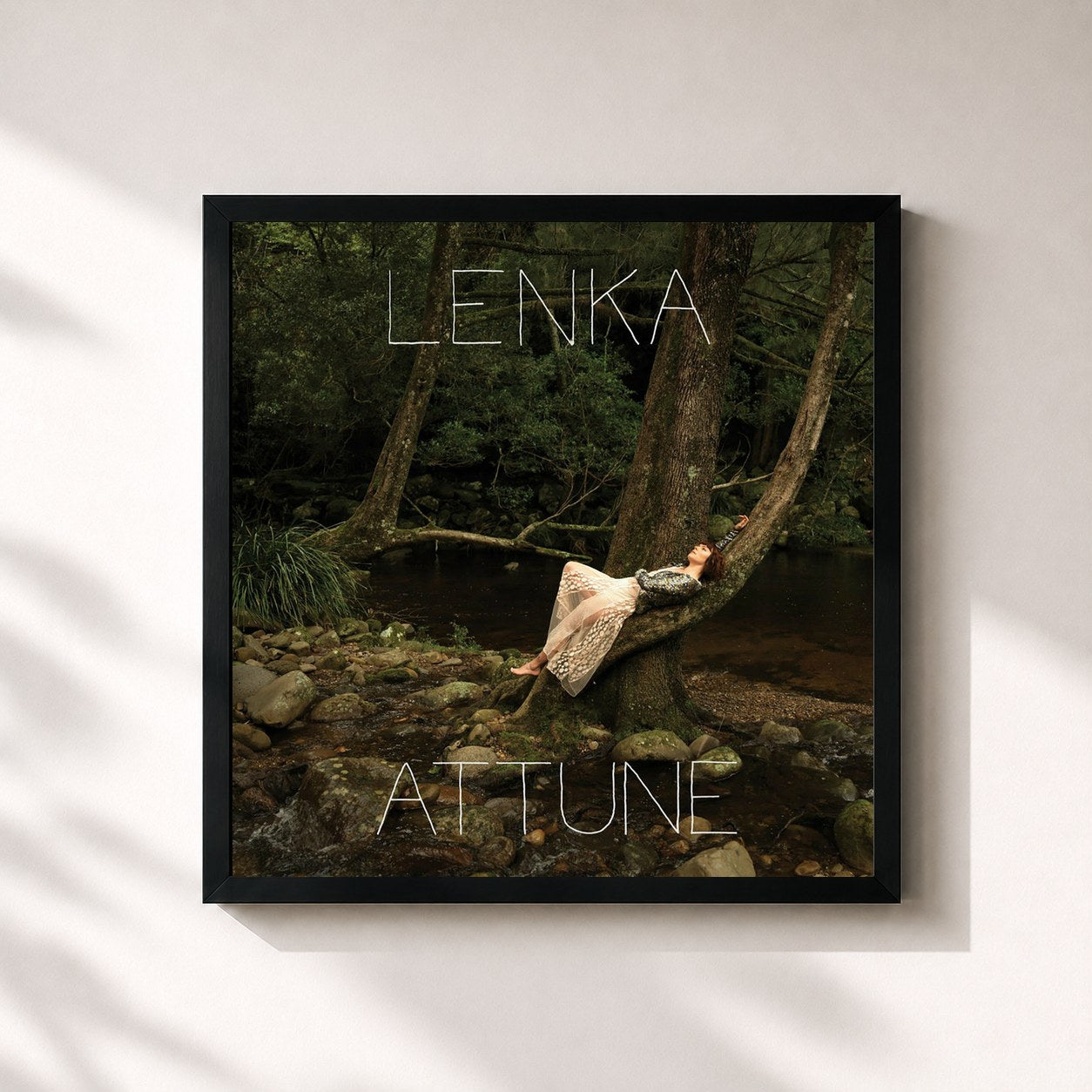 #noir Tableau carré de l'album Attune de Lenka, cadre noir 32x32 cm