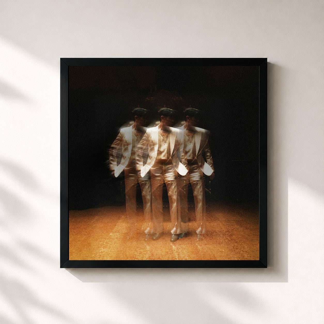 #noir Tableau carré de l'album House on a Hill (Deluxe) de Eric Nam, cadre noir 32x32 cm