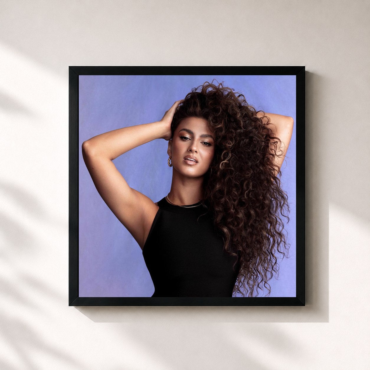 #noir Tableau carré de l'album TORI. de Tori Kelly, cadre noir 32x32 cm