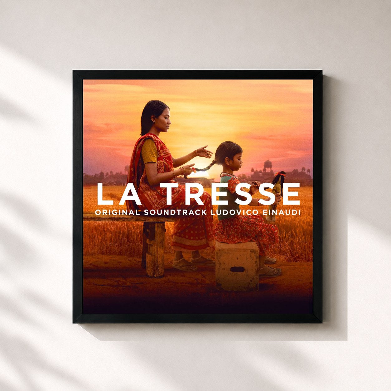 #noir Tableau carré de l'album La Tresse (Original Motion Picture Soundtrack) de Ludovico Einaudi, cadre noir 32x32 cm