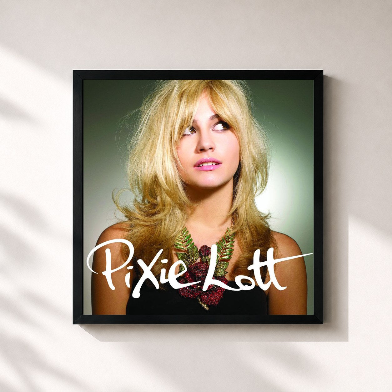 #noir Tableau carré de l'album Turn It Up de Pixie Lott, cadre noir 32x32 cm